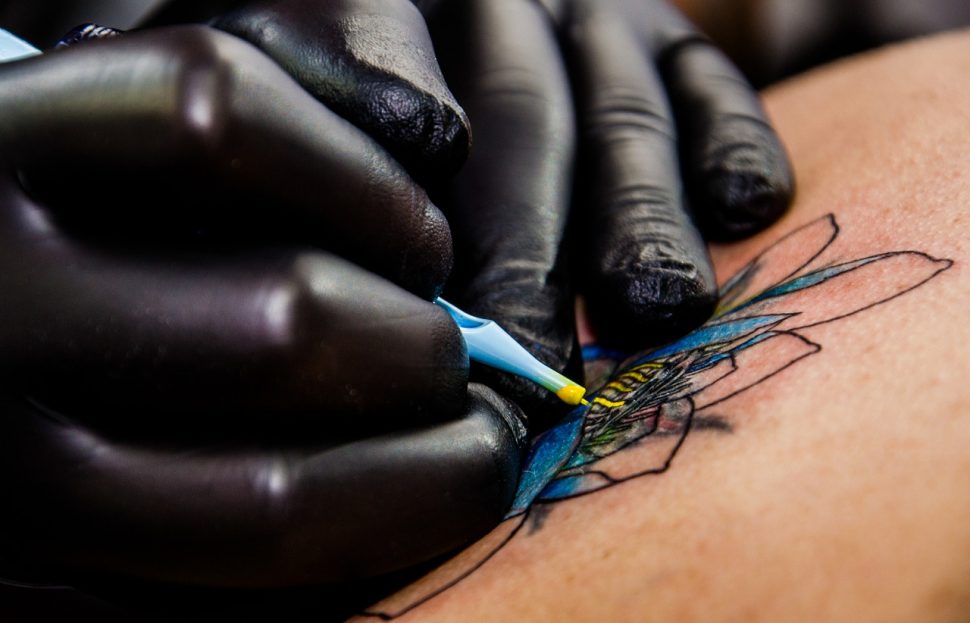 Solo 5 ragazzi su 100 conoscono i rischi di contrarre una malattia infettiva con piercing e tatuaggi