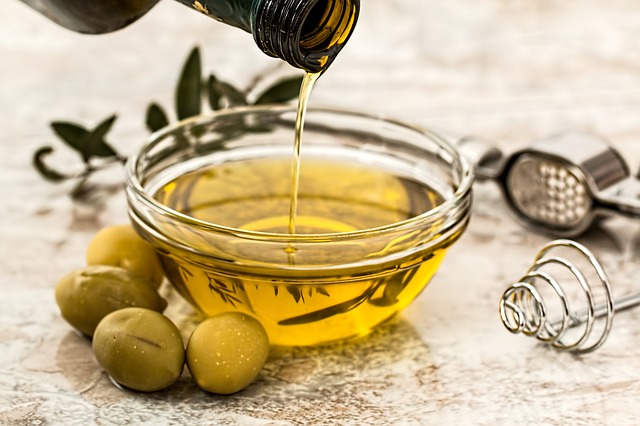 L'olio extravergine di oliva aiuta a diminuire il rischio di cancro al seno