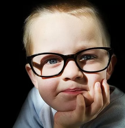 Quando devo portare mio figlio dall'oculista?